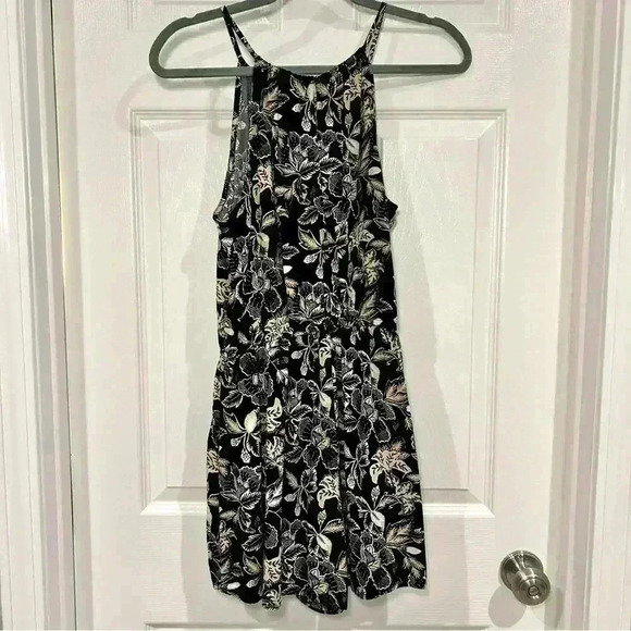 Old Navy Women Romper Sz S Black Tan Sleeveless Split Back Pockets Shorts Summer - Picture 11 of 13